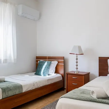 Levante - 2-br & Terrace In *