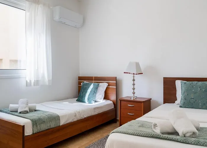 Levante - 2-br & Terrace In *