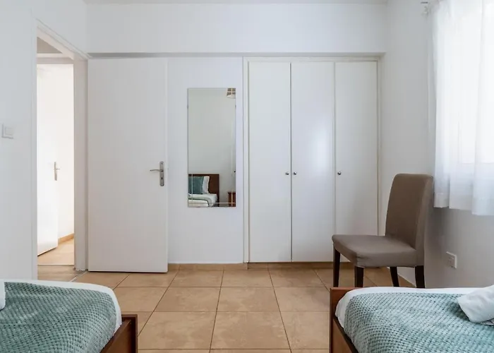 Levante - 2-br & Terrace In